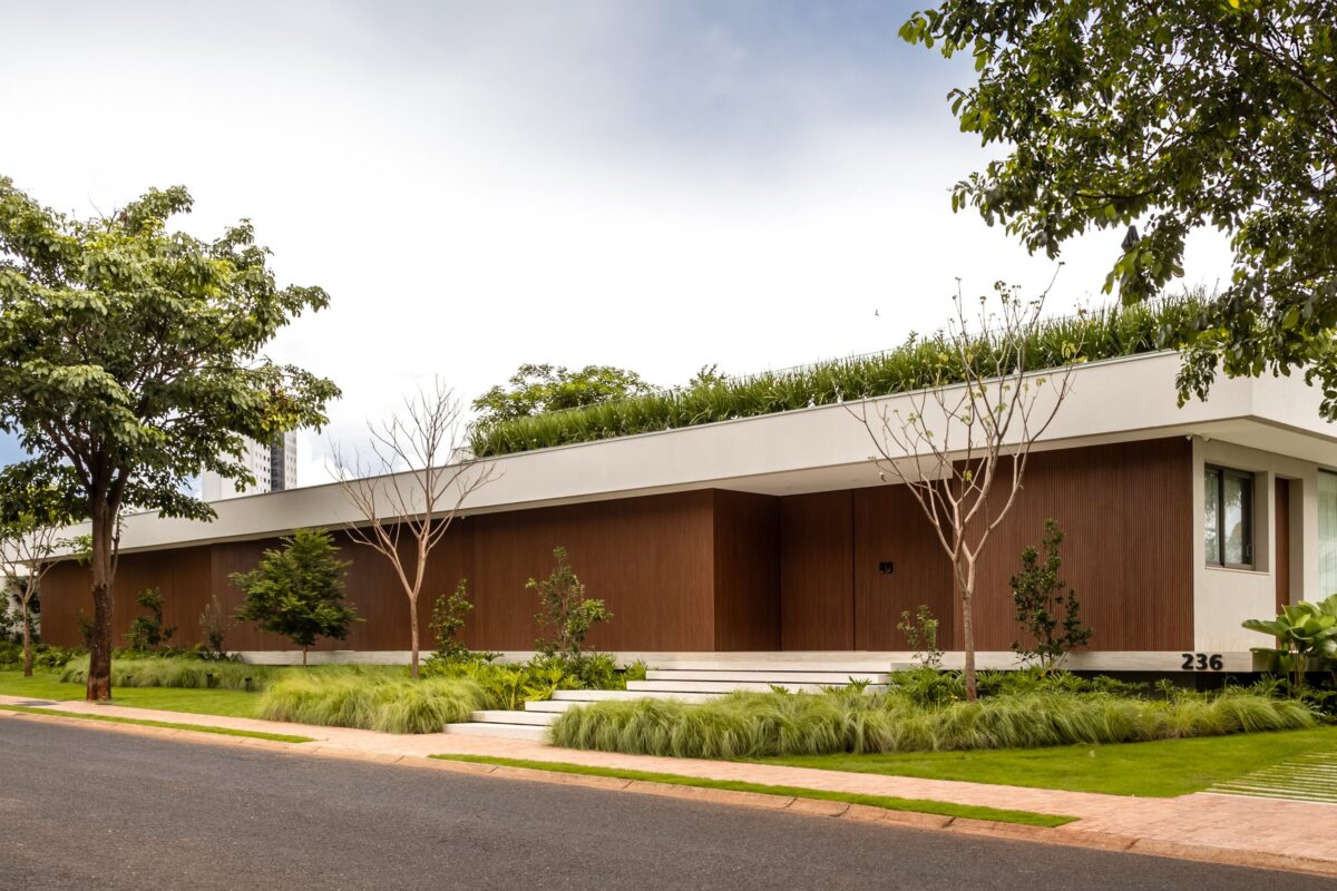 Fachada da Casa A|T no Condomínio Solares da Gávea